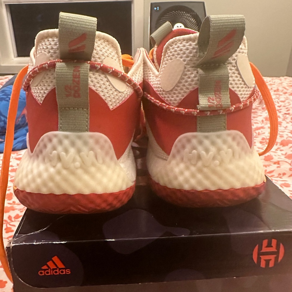 Men’s adidas Harden Vol. 6 Athletic Shoes - Picture 8 of 9